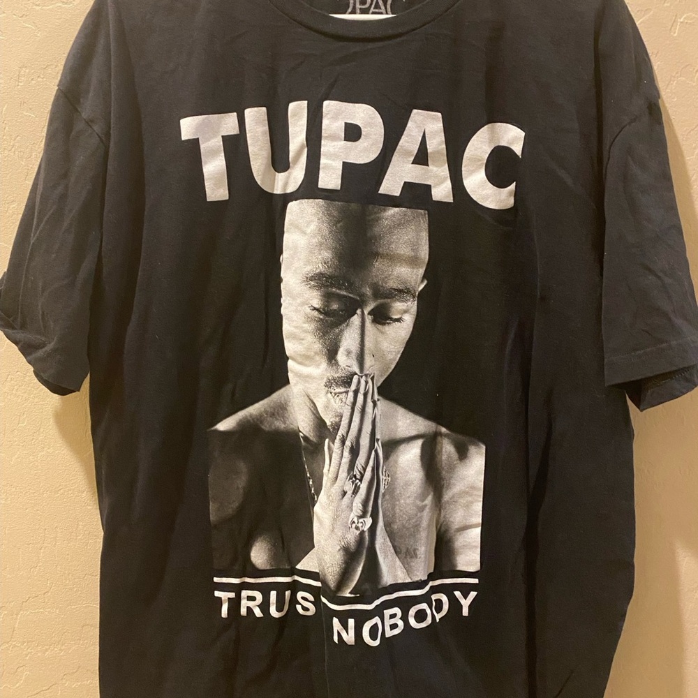 TUPAC Black Graphic T-Shirt